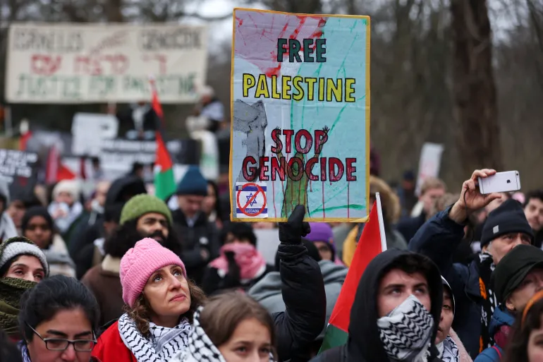 Protesters block access to Israeli cargo ship in Melbourne