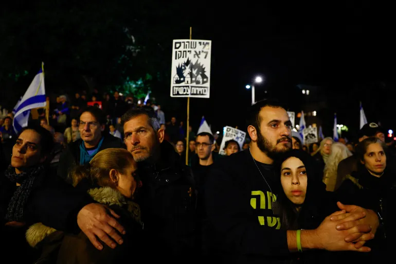 Hundreds call for early elections in Haifa, Israel: Report