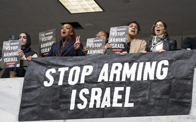 Demands for Canada to stop supplying weapons to Israel grow louder