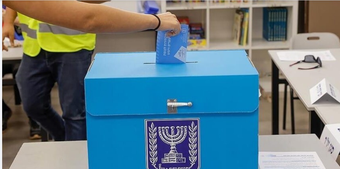 Israel holds local elections under cloud of war