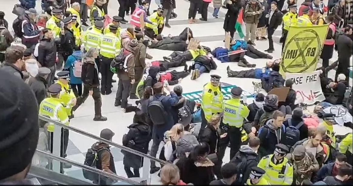 Protestors halt London’s major station as demand truce in Israeli war