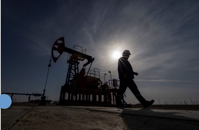 Oil prices edge up as Israeli invasion looms