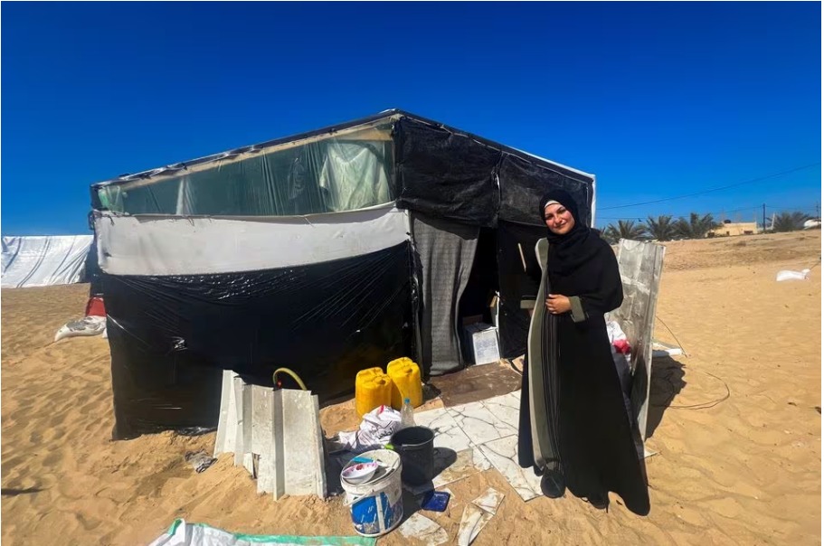 Edible plants, poetry and English lessons: a mother’s day in a Gaza tent