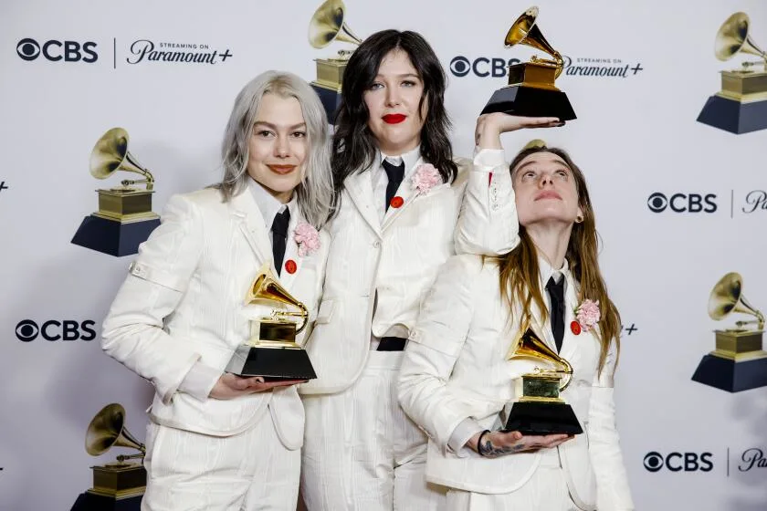 Oscars attendees wear pins in support of Gaza cease-fire