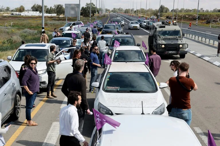 Israeli activists attempt aid delivery to Gaza