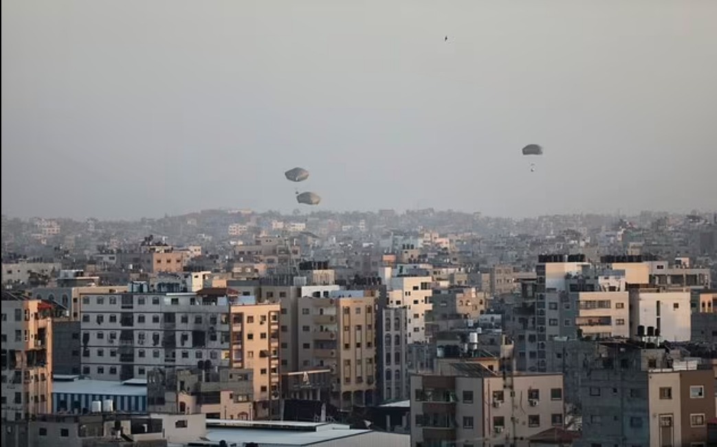 Gaza aid airdrop: Why delivering food from the air is controversial